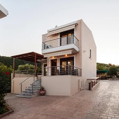 Seaside Getaway - Aelia Villa's Dreamy Paradise Petalídhion