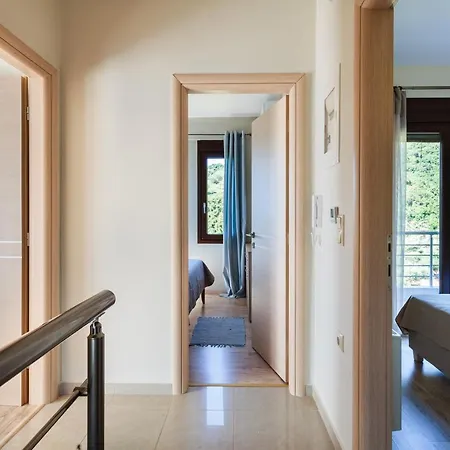 Seaside Getaway - Aelia Villa's Dreamy Paradise *