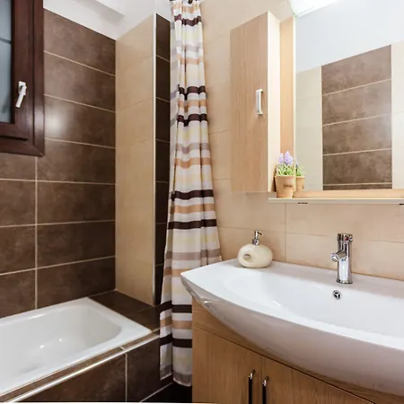 Seaside Getaway - Aelia Villa's Dreamy Paradise Petalídhion