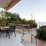 Seaside Getaway - Aelia Villa's Dreamy Paradise Vila Petalídhion