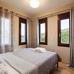 Vila Seaside Getaway - Aelia Villa's Dreamy Paradise Petalídhion