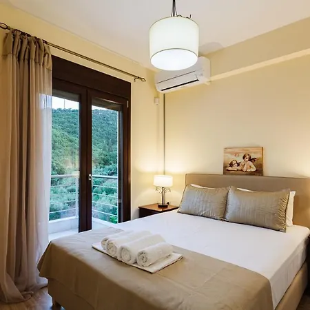 Villa Seaside Getaway - Aelia Villa's Dreamy Paradise *