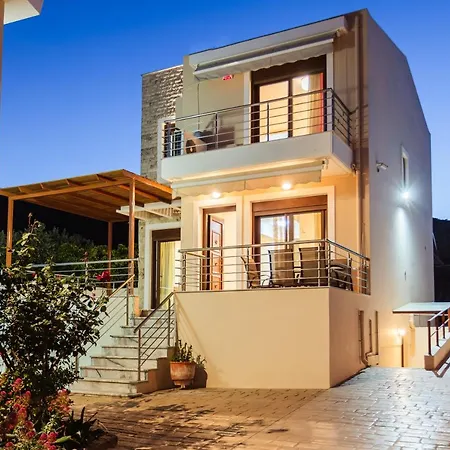 Villa Seaside Getaway - Aelia Villa's Dreamy Paradise