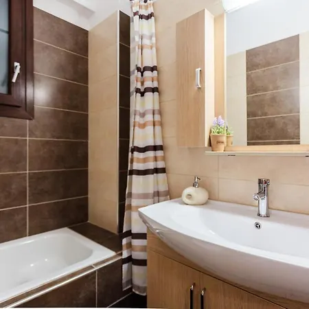 Villa Seaside Getaway - Aelia Villa's Dreamy Paradise *