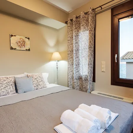 Villa Seaside Getaway - Aelia Villa's Dreamy Paradise *