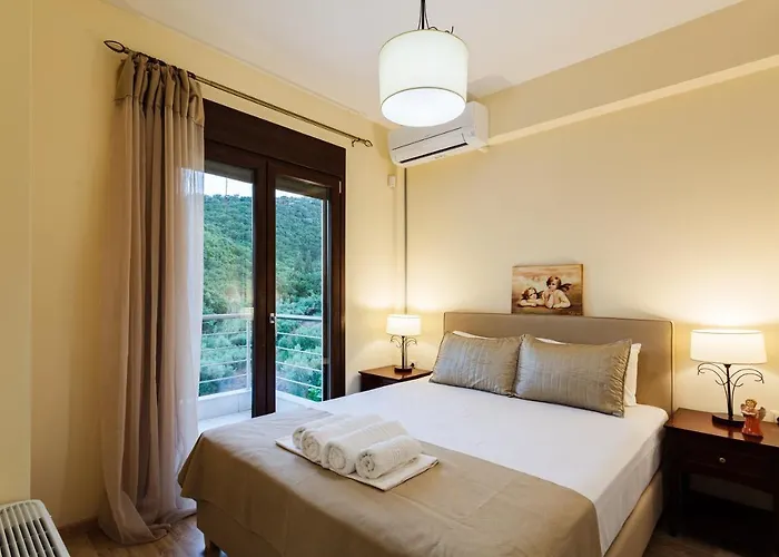 Villa Seaside Getaway - Aelia Villa's Dreamy Paradise *