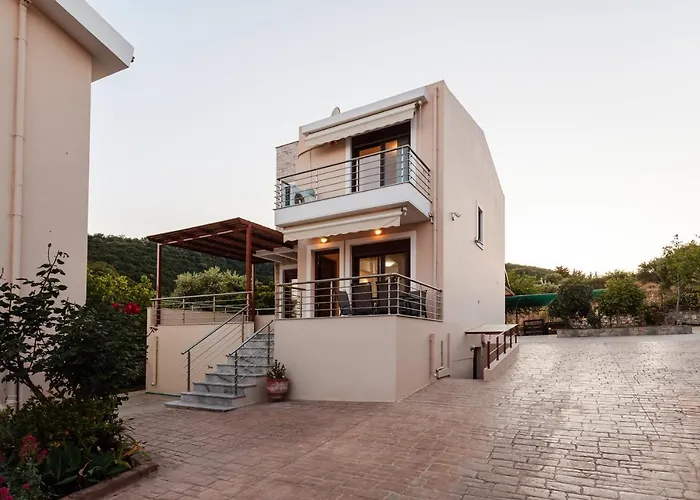 Seaside Getaway - Aelia Villa's Dreamy Paradise Petalídi