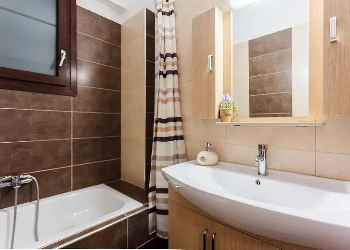 Villa Seaside Getaway - Aelia Villa's Dreamy Paradise *