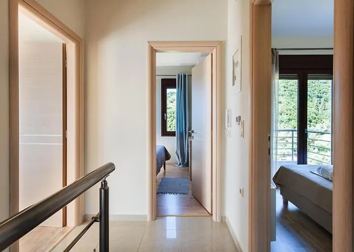 Seaside Getaway - Aelia Villa's Dreamy Paradise *