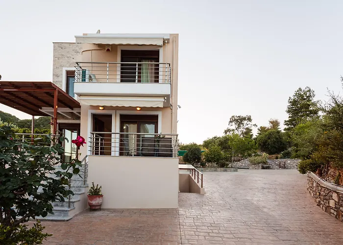 Seaside Getaway - Aelia Villa's Dreamy Paradise Petalídhion