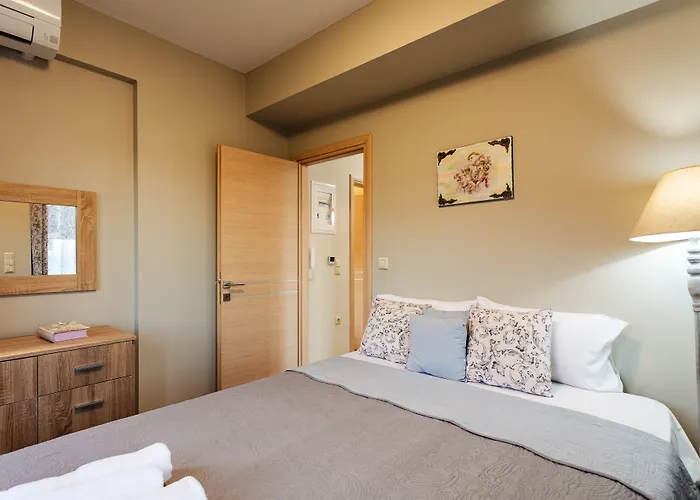 Seaside Getaway - Aelia Villa's Dreamy Paradise 빌라